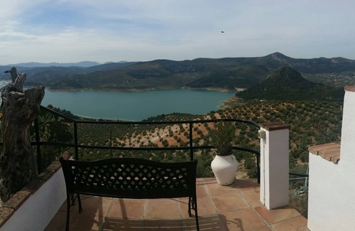 Rute Apartamento | Buenavista 1 Apartamento con piscina privada y vistas al lago de Iznajar