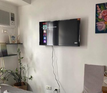 Highway Hills Apartamento | Buenbyahe Cozy Affordable Place at Urban Deca Tower along EDSA Shaw MRT walking distance in megamall