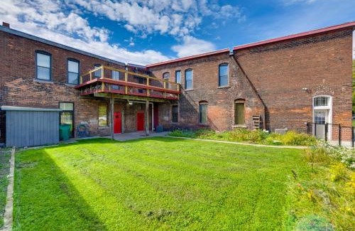 Buffalo Apartamento | Buffalo Apartment with Balcony 1 Mi to Downtown!