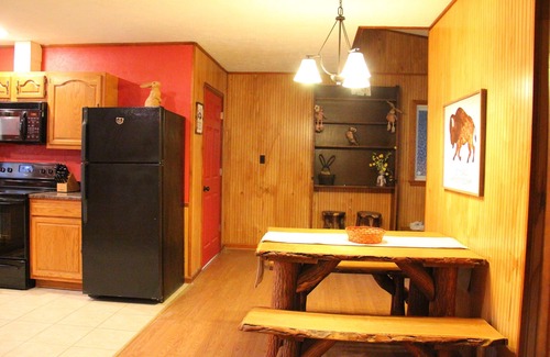 Clyde Cabina | Vacaciones en Buffalo Creek: Hare Pin Inn