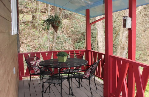 Clyde Cabina | Vacaciones en Buffalo Creek: Hare Pin Inn