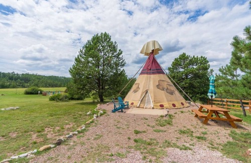 Hot Springs Alquiler De RV | Buffalo Tipi at Highland Meadows