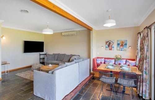 Whitianga Casa | Buffalo Hill - Whitianga Holiday Home