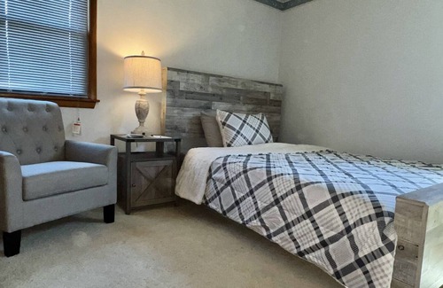 Williamsville Casa | Buffalo Niagara Falls Airport Best Area