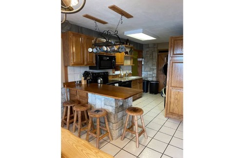 Compton Cabina | Buffalo River Cabin-privt Pool/Hot Tub/Game Room!