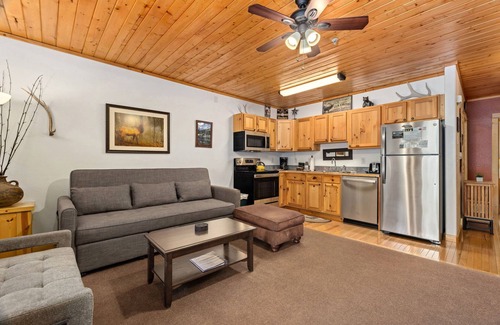 Fall River Estates Condominio | Bugle Pointe B16 (HT)