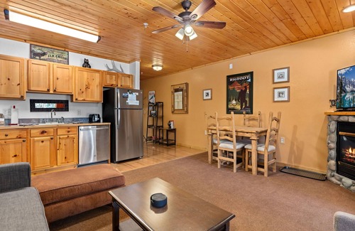 Fall River Estates Condominio | Bugle Pointe B16 (HT)
