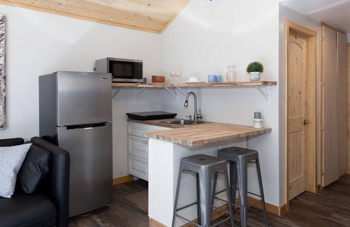 Arrowhead Villas Casa | Bugsy’s Inside Out Hideaway|Private|Nature