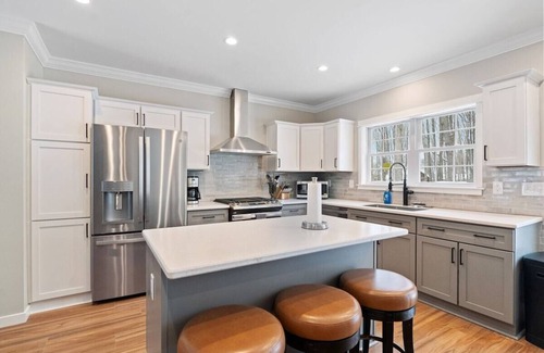 Harbor Springs Casa | Built for You - 4BR w/ Playground, Sauna, Games!