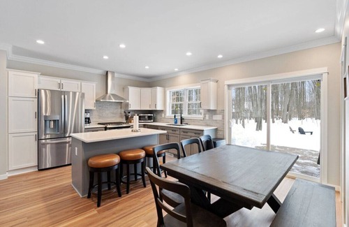 Harbor Springs Casa | Built for You - 4BR w/ Playground, Sauna, Games!