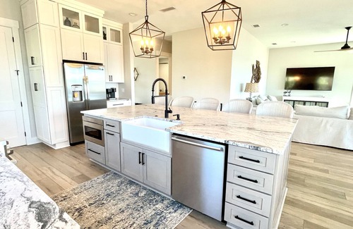 Plantation Casa | Built in 2021 - Bayfront- Pool -Dock - Elevator - Short Walk to Beach