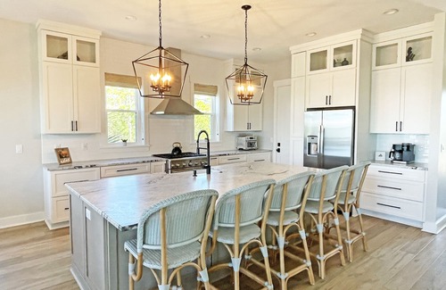 Plantation Casa | Built in 2021 - Bayfront- Pool -Dock - Elevator - Short Walk to Beach