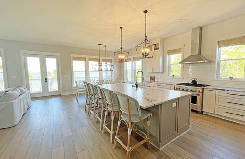 Plantation Casa | Built in 2021 - Bayfront- Pool -Dock - Elevator - Short Walk to Beach