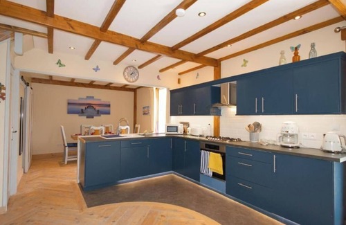 Bulat-Pestivien Casa | Bulat-Pestivien Retreat with 4 spacious Bedrooms