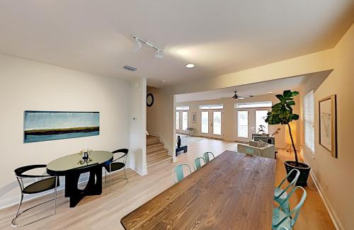 Morgantown Casa | Bulldog Beach House