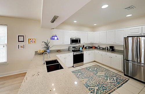 Morgantown Casa | Bulldog Beach House