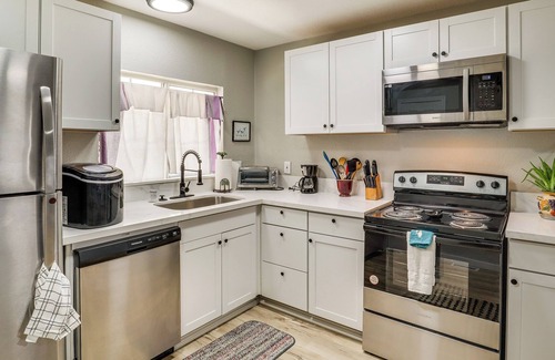 Holiday Shores Casa | Bullhead City Escape Near River: Snowbirds Welcome