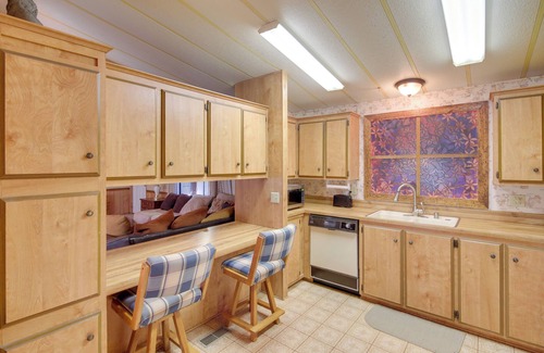 Holiday Shores Casa | ¡NUEVO! Bullhead City House - ¡A 4 cuadras del río CO!
