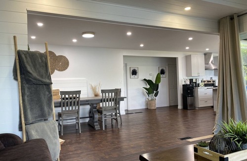 Espanola Casa | Bulloch's Retreat - Your Own Private Lake Side Resort!
