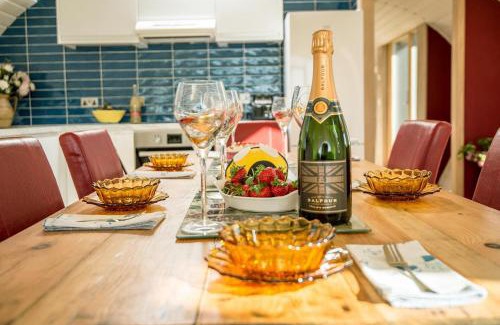 Etchinghill Casa | Bumble Barn