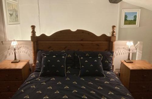 Vouille-les-Marais Casa | Bumblebee Cottage