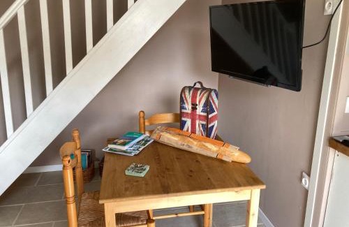 Vouille-les-Marais Casa | Bumblebee Cottage
