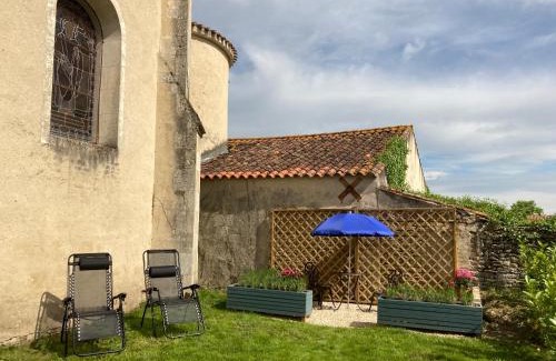 Vouille-les-Marais Casa | Bumblebee Cottage