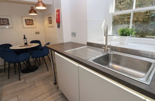Aysgarth Cabaña | BUMBLEBEE COTTAGE, pet friendly, with open fire in Aysgarth