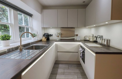 Aysgarth Cabaña | BUMBLEBEE COTTAGE, pet friendly, with open fire in Aysgarth