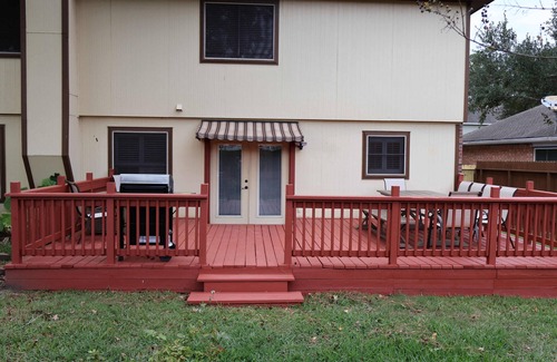 Atascocita Casa | Bumblebee Décor, 4 King Beds, near Bush/IAH Airport