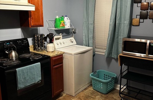 Dilworth Casa | {Bunga-YOLO} Fun and Games in CLT's Best Neighborhood. Hot Tub NEW and working!