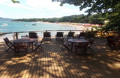 Veloso Casa | BUNGALOWS VIEW OF THE SEA IN CONDOMINIO YACAMIM / PRAIA DO CURRAL / ILHABELA