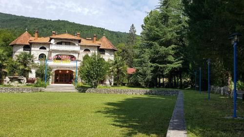 Municipality of Oprtalj Apartamento | BUNGALO 2 SOBE I MALI D,BORAVAK S KUHINJOM I terasa