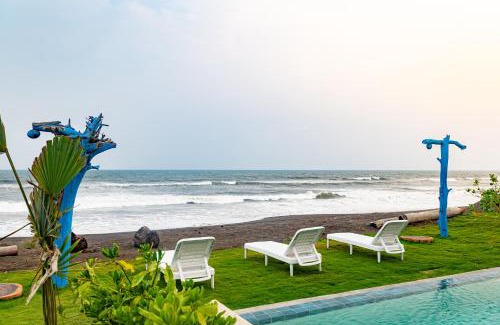El Paredon Casa | BungaLoose Casa Waimea Oceanfront