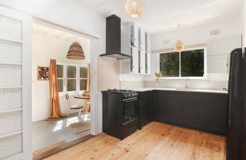 Avalon Beach Casa | Bungalow 127 at Avalon pde, 800m walk to beach