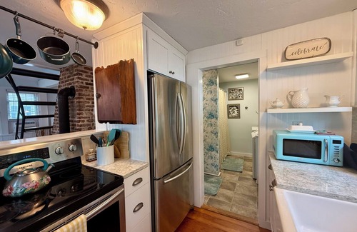 Brimfield Casa | Bungalow 19 by the lake in Brimfield