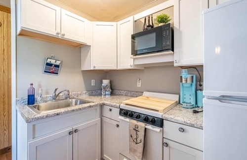 West Okoboji Casa | Bungalow 3: Anchor Away Bungalow