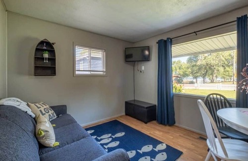 West Okoboji Casa | Bungalow 5: Lake Livin’ Bungalow