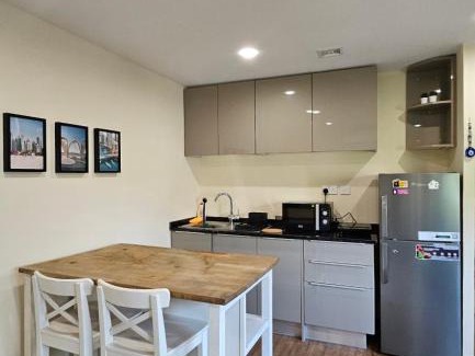 Jumeirah Village Triangle Casa | Bungalow 8 - Luxury 1-Bedroom Guest House in JVT