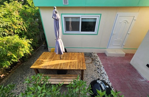 Jumeirah Village Triangle Casa | Bungalow 8 - Luxury 1-Bedroom Guest House in JVT