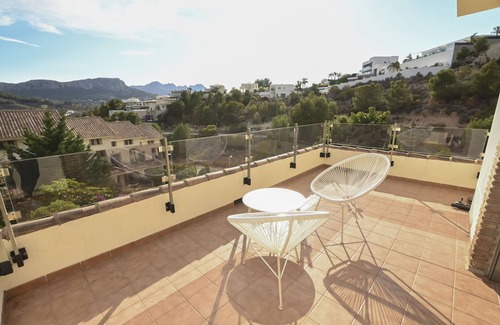 Empedrola Casa | Bungalow 'Alegre Playa Grupo Terra De Mar' con vistas a la montaña, Wi-Fi y aire acondicionado.