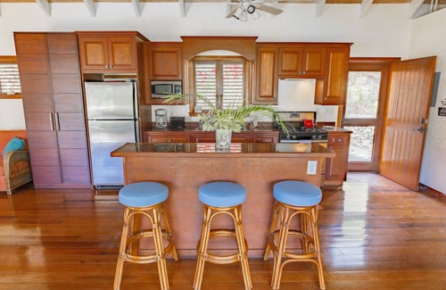Estate Little Plantation Casa | Bungalow Blue ~ 1 bedroom w/ AC in heart of Coral Bay