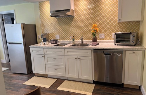 Tavares Casa | Bungalow close to Lake Dora, Big House, fishing, Mt Dora and downtown Tavares