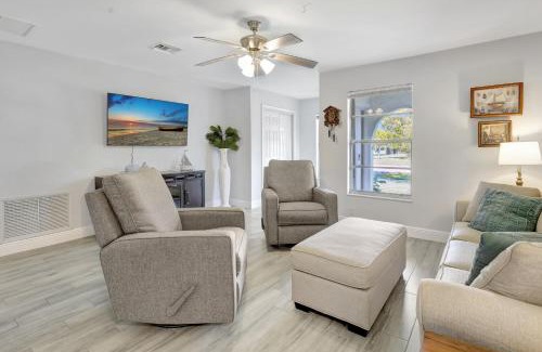 Central Naples Casa | Bungalow Close to Naples Beaches