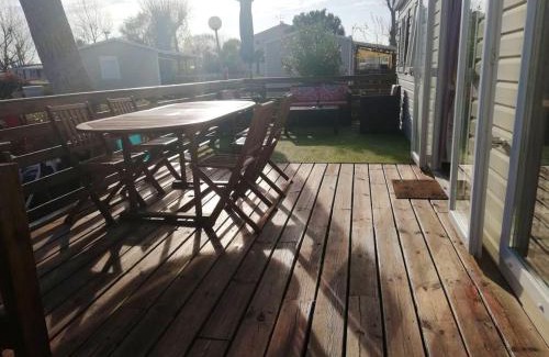 Vias Casa | Bungalow confortable à Vias avec piscine partagée