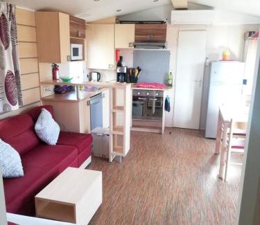 Vias Casa | Bungalow confortable à Vias avec piscine partagée