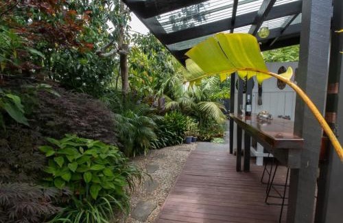 New Plymouth Casa | Bungalow Eight - 1930s charm near Pukekura Park