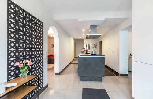 Leonberg Casa | Bungalow 'Ferienwohnung Gerlingerhöhe' con terraza privada y Wi-Fi