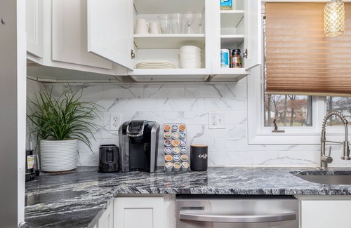 Windsor Casa | Bungalow House - Free Parking - 10 mins to Hartford & Airport