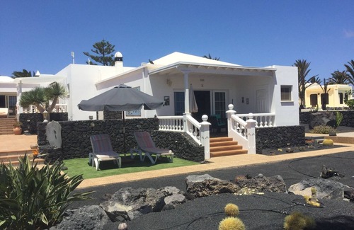 Charco del Palo Casa | Bungalow en un lugar de ensueño a 100 metros del mar